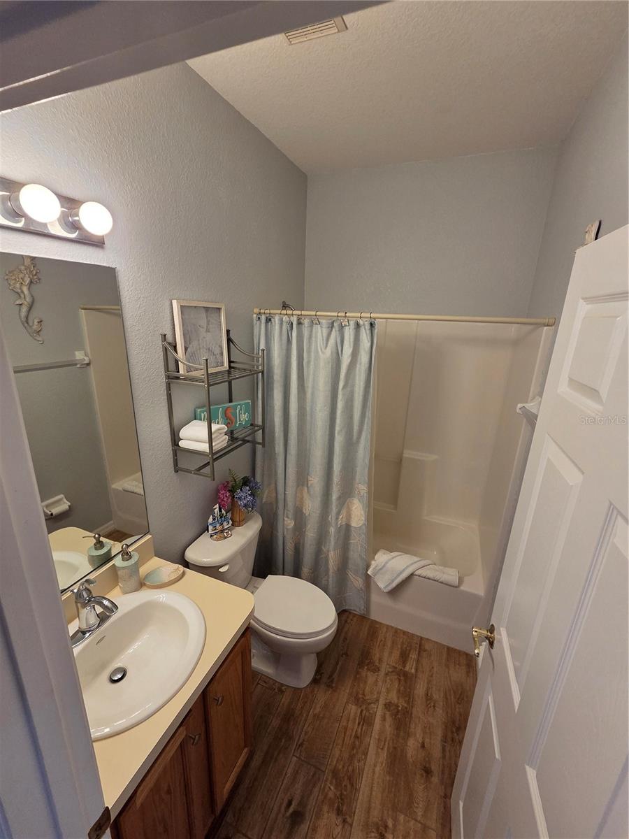 KING S GATE SEC 04 - Residential Lease