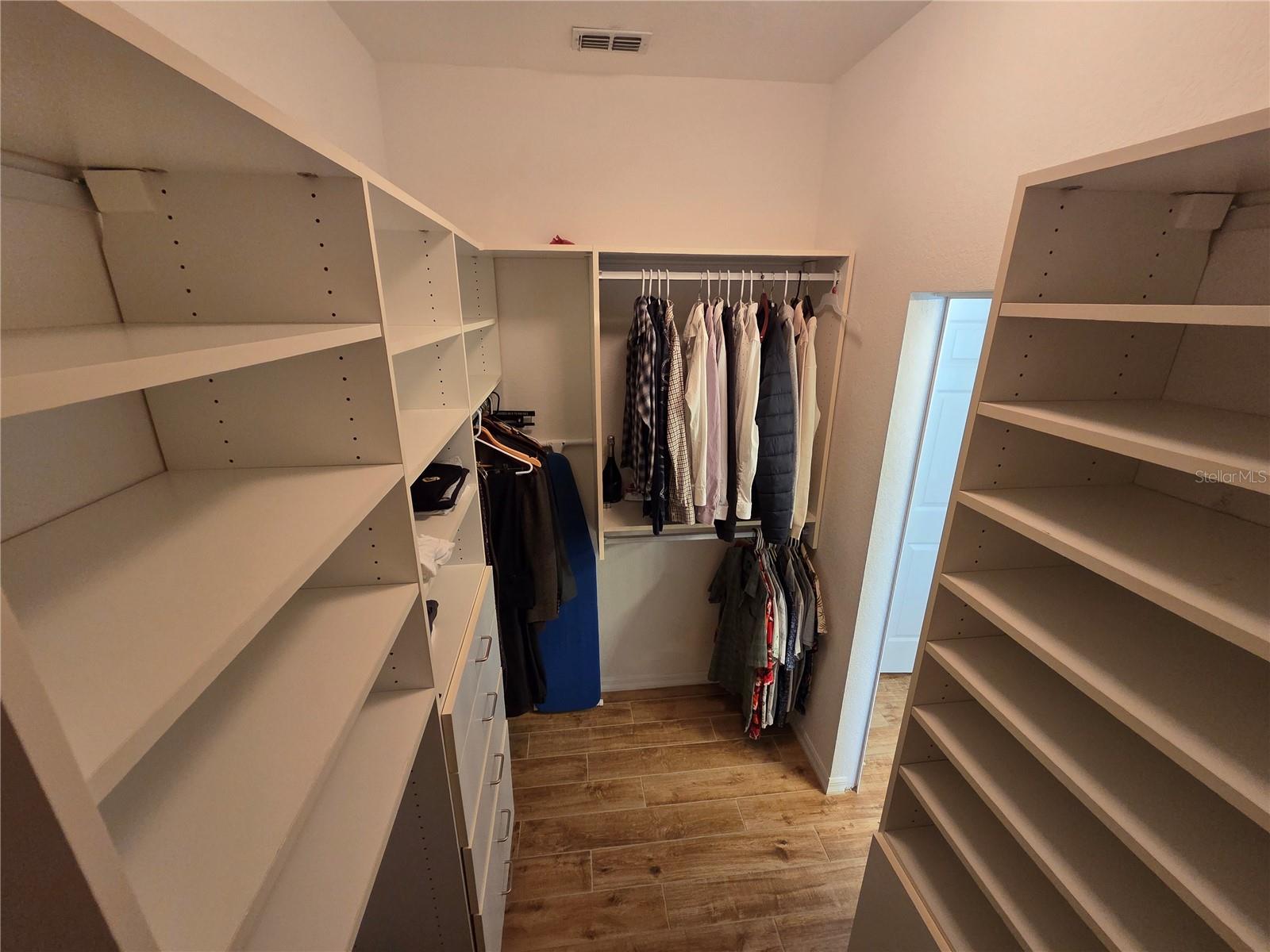 KING S GATE SEC 04 - Residential Lease