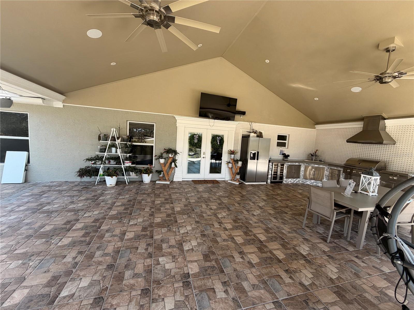 SUN N LAKE - Residential