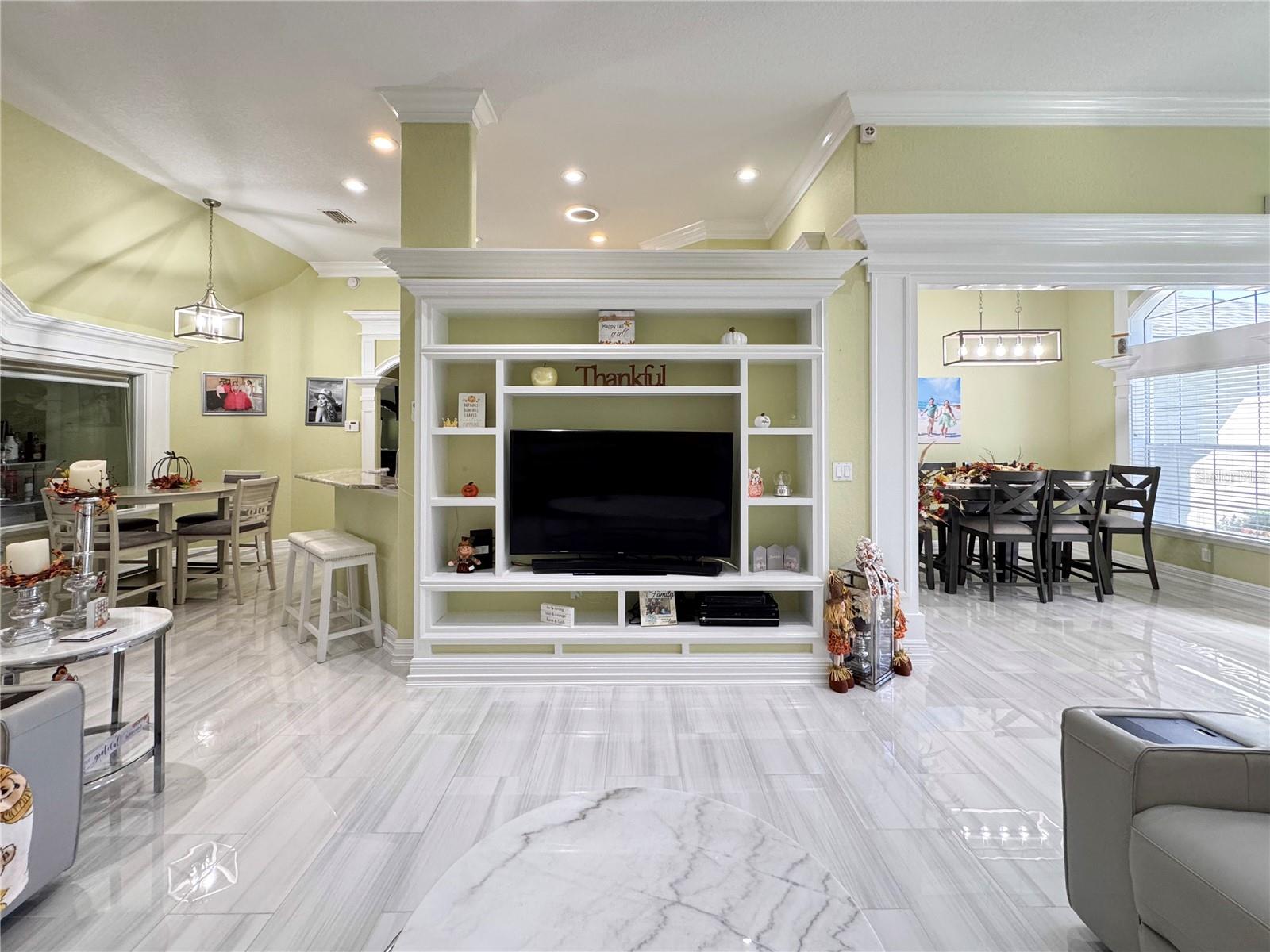 SUN N LAKE - Residential