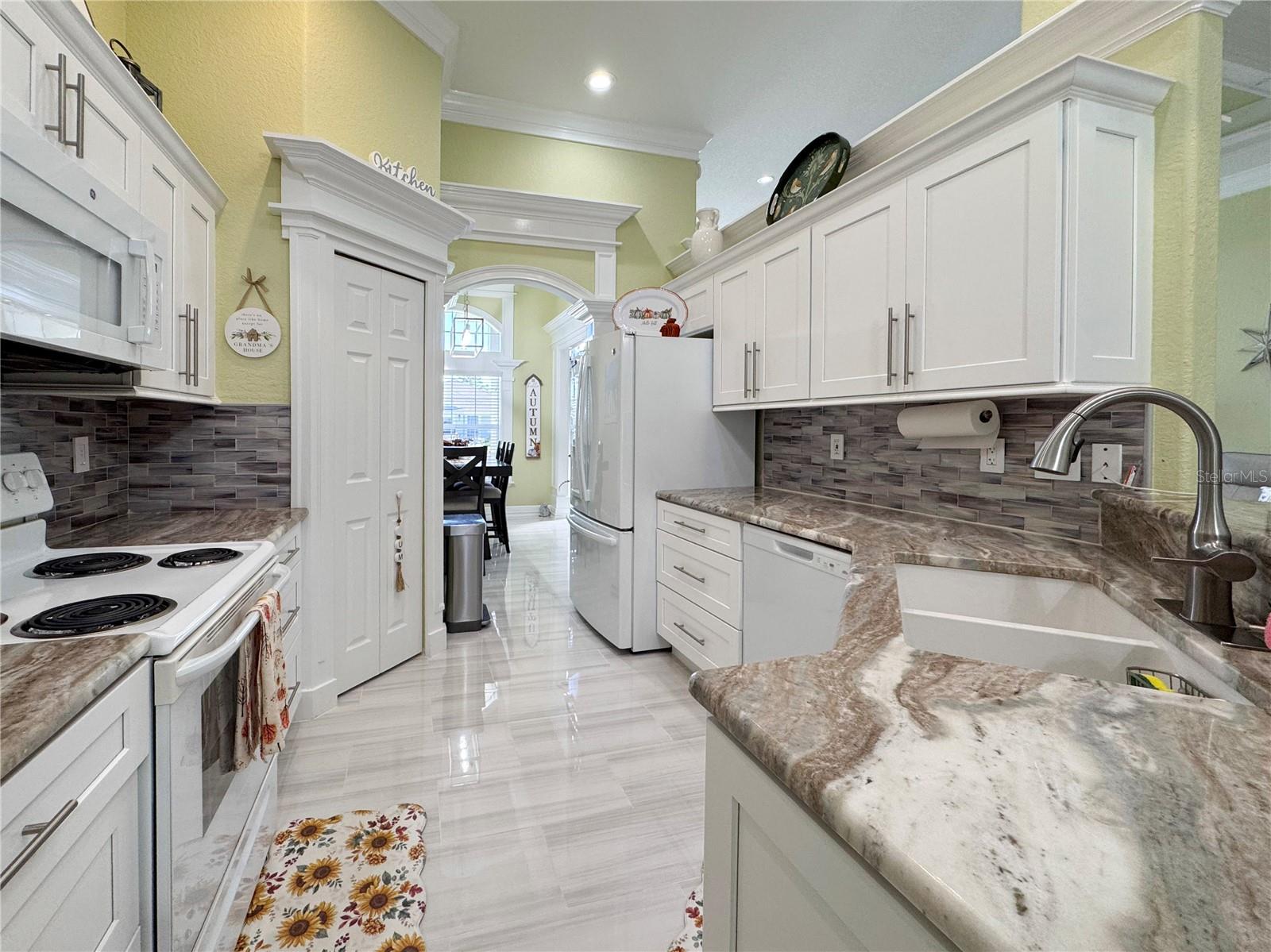 SUN N LAKE - Residential