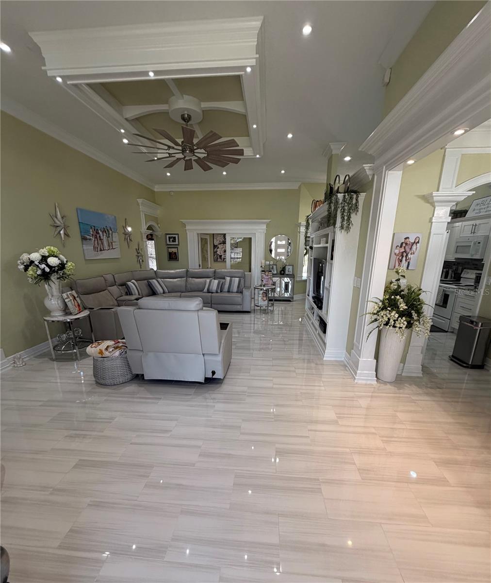 SUN N LAKE - Residential