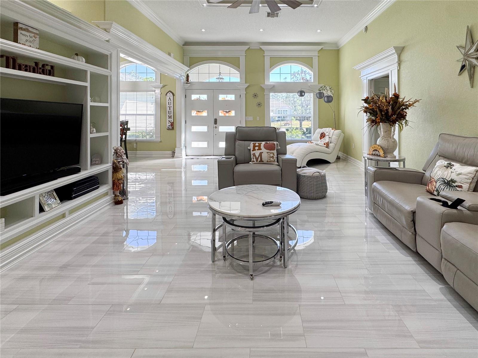 SUN N LAKE - Residential