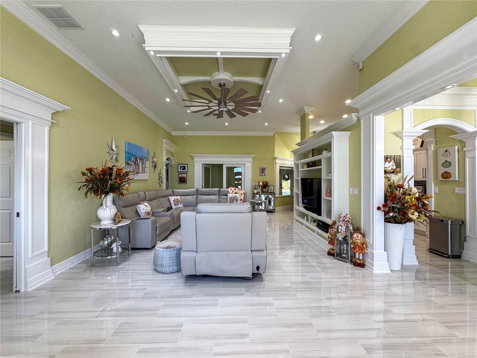 SUN N LAKE - Residential