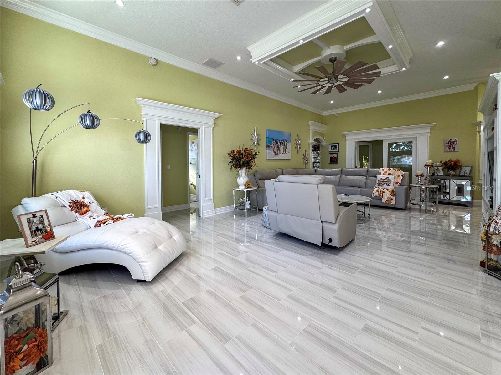 SUN N LAKE - Residential