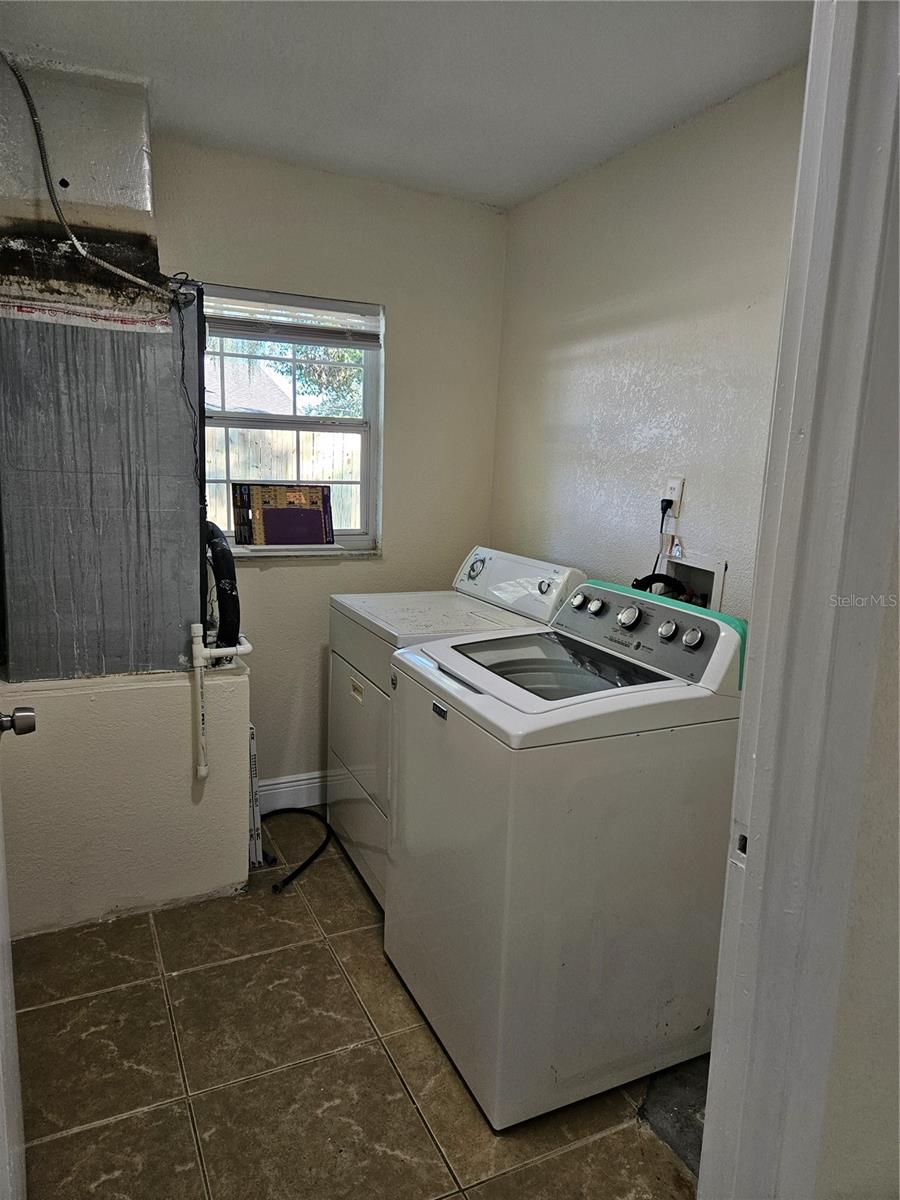 LEE BEL PARK - Residential Income