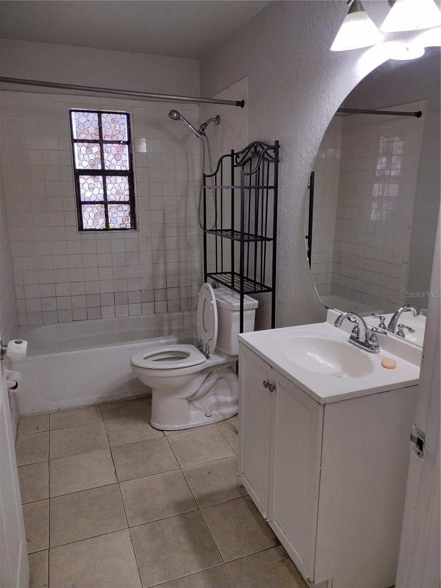 LEE BEL PARK - Residential Income