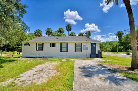 Photo of 1104 E 8th Street, Sanford, FL 32771 (MLS # O6354445)