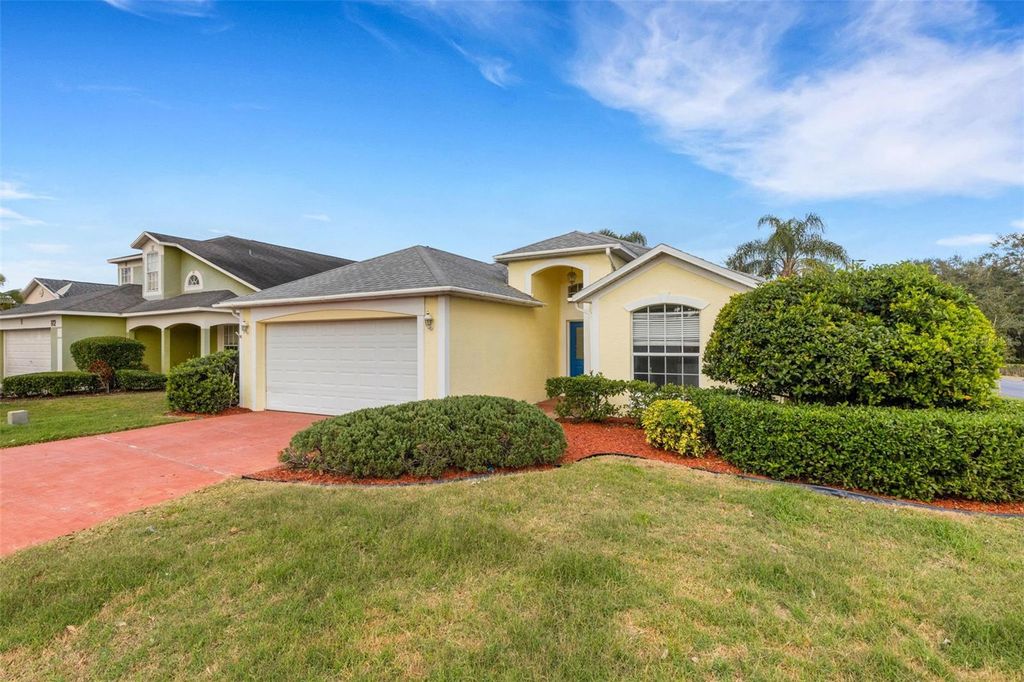 Photo of 102 Canary Island Circle, Davenport, FL 33837 (MLS # S5141546)