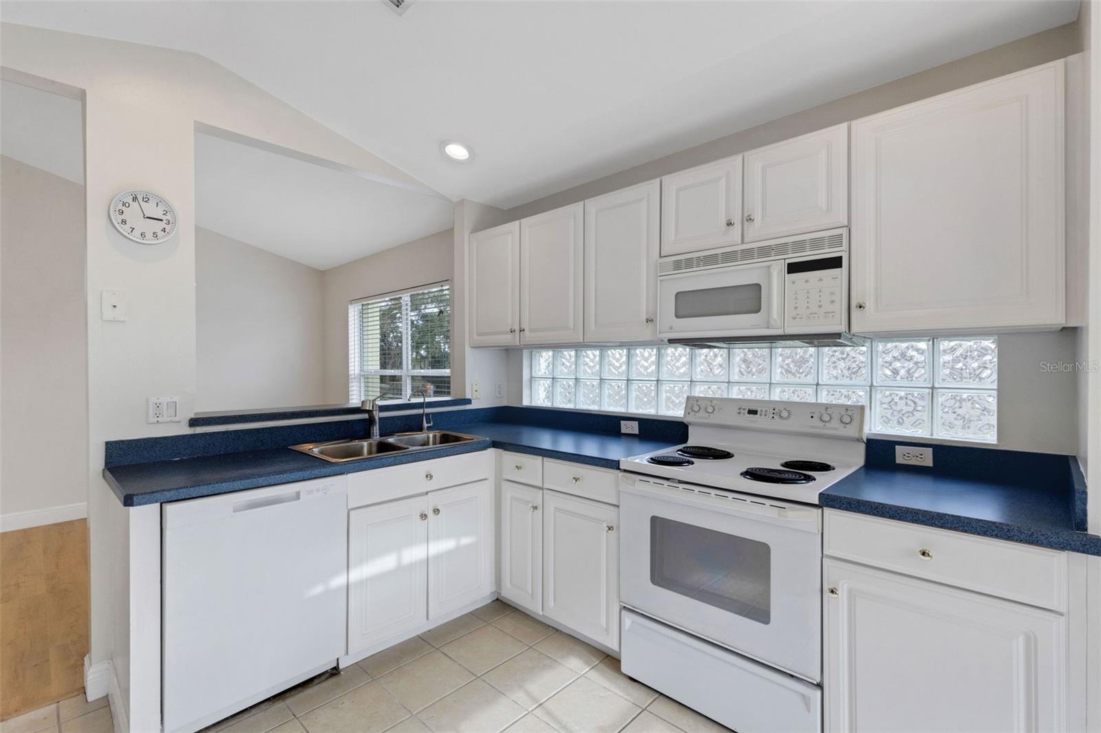 RIDGEWOOD POINTE - Residential