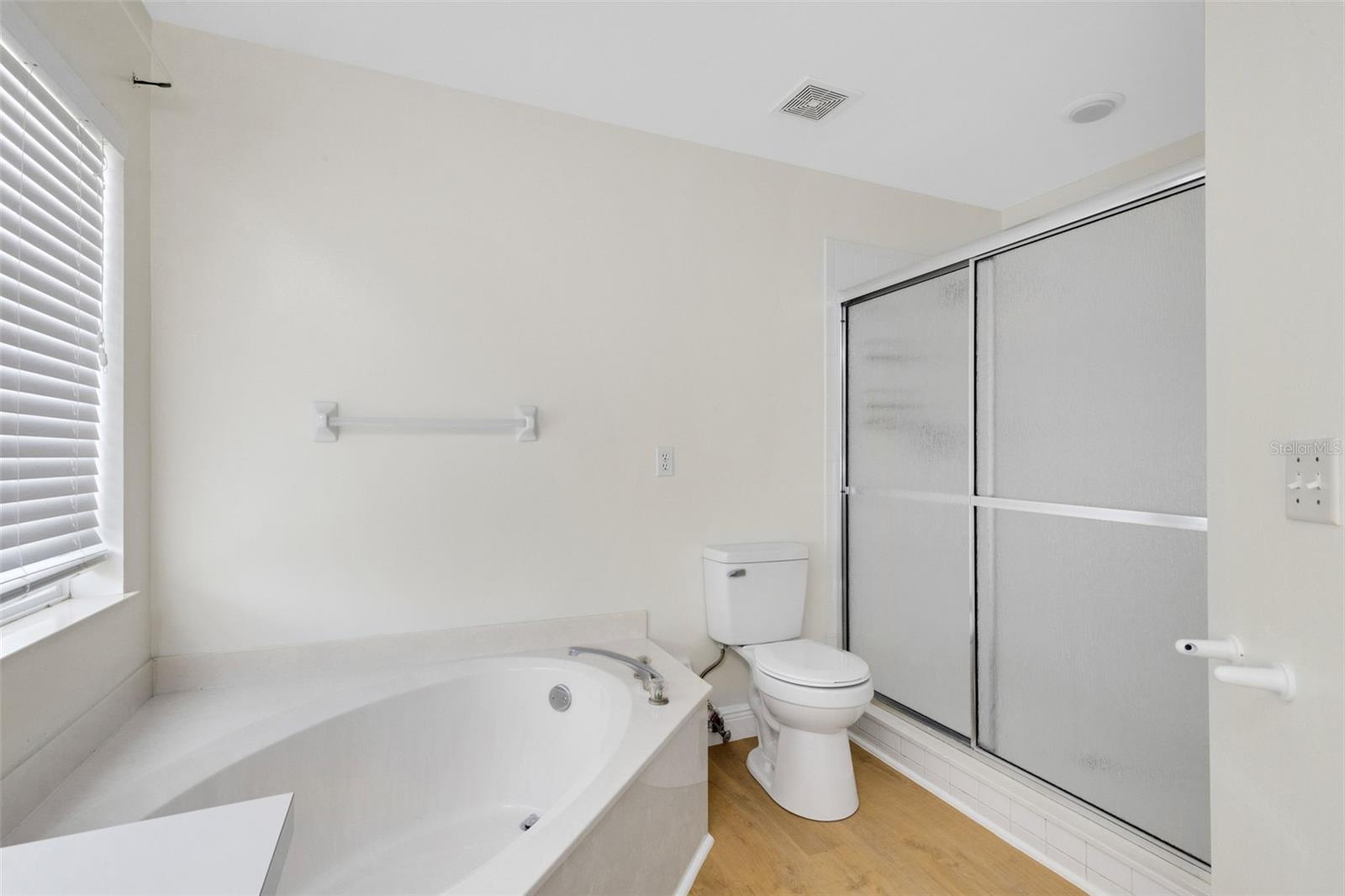 RIDGEWOOD POINTE - Residential