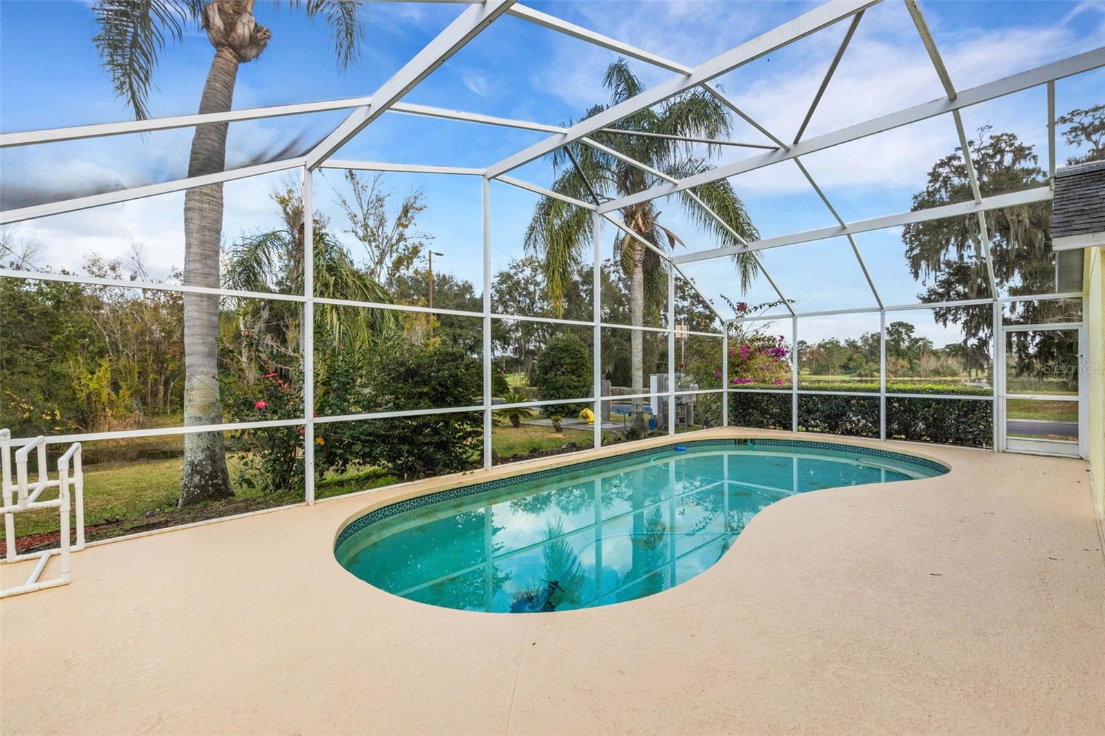 RIDGEWOOD POINTE - Residential