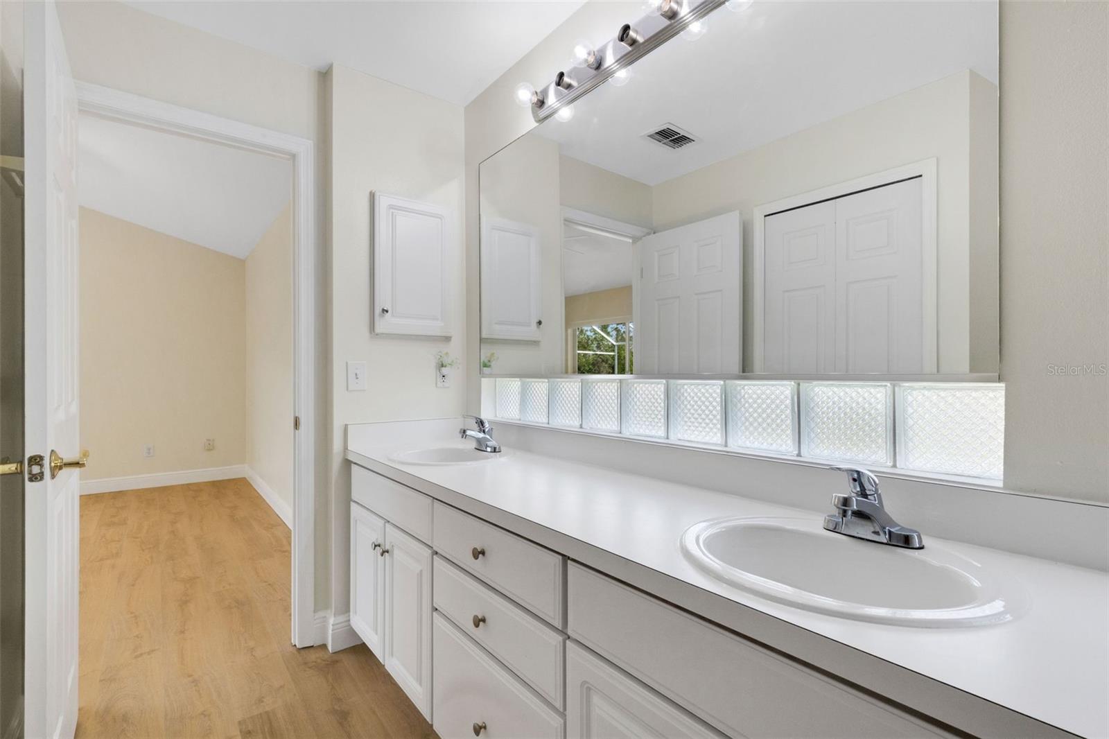 RIDGEWOOD POINTE - Residential