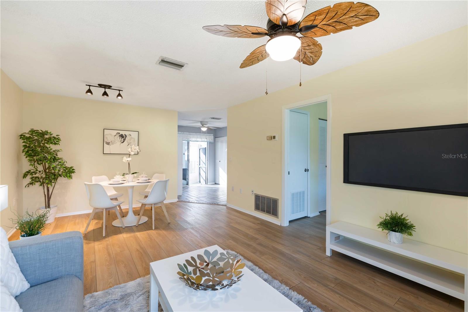 CORTEZ VILLAS CONDO 5 PH B - Residential