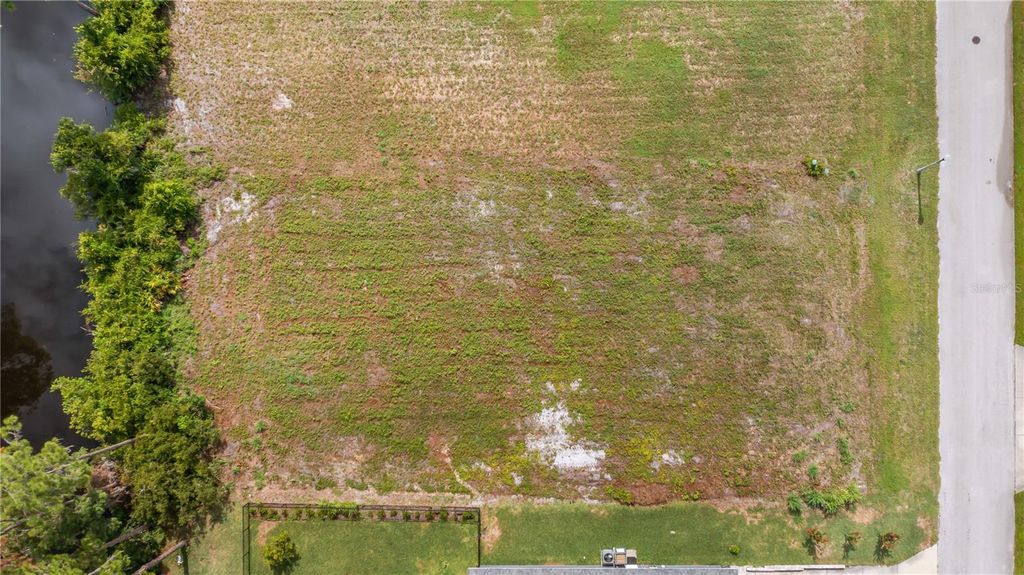 Photo of 12045 Eagle Point Court, Leesburg, FL 34788 (MLS # G5114634)