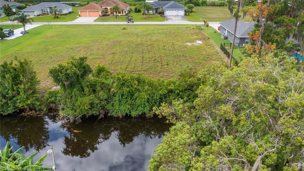 Photo of 12045 Eagle Point Court, Leesburg, FL 34788 (MLS # G5114634)