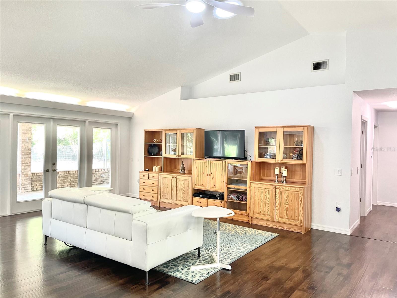 2053 BOND ROAD