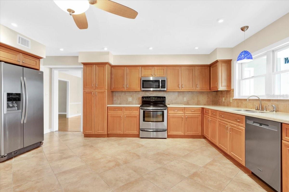 W F HALLAM & COS FARMING & TRUCKING LANDS - Residential