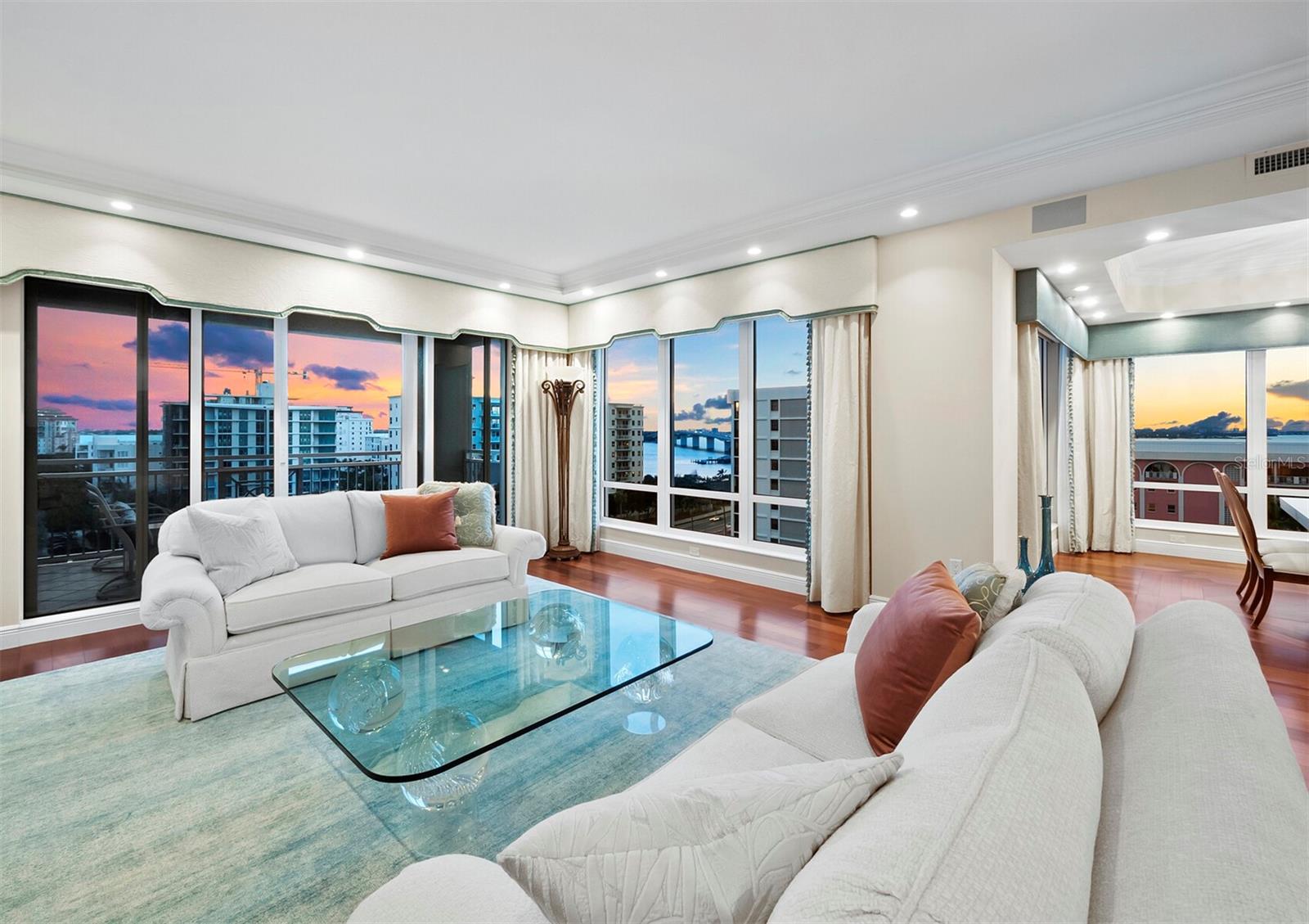 THE TOWER RESIDENCES - Residential