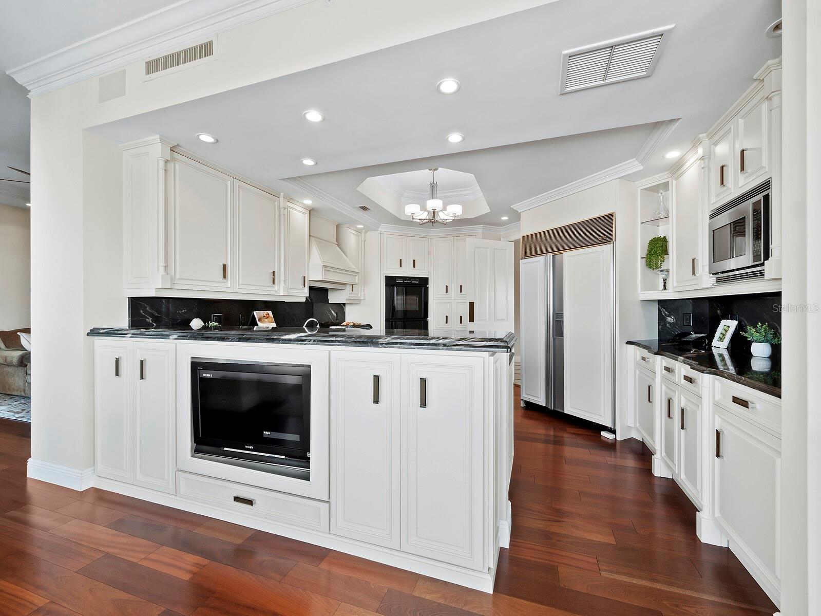 THE TOWER RESIDENCES - Residential