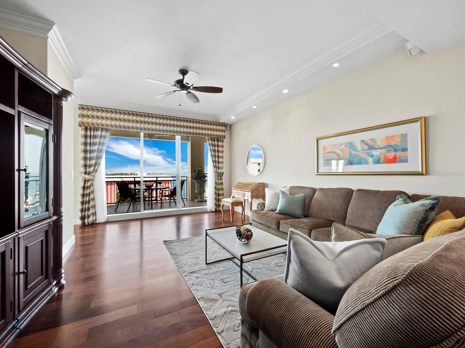 THE TOWER RESIDENCES - Residential