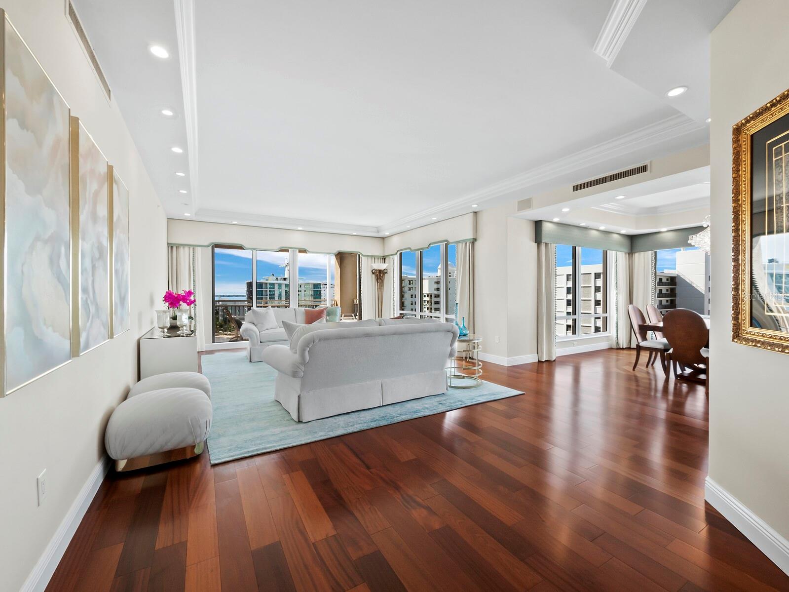 THE TOWER RESIDENCES - Residential