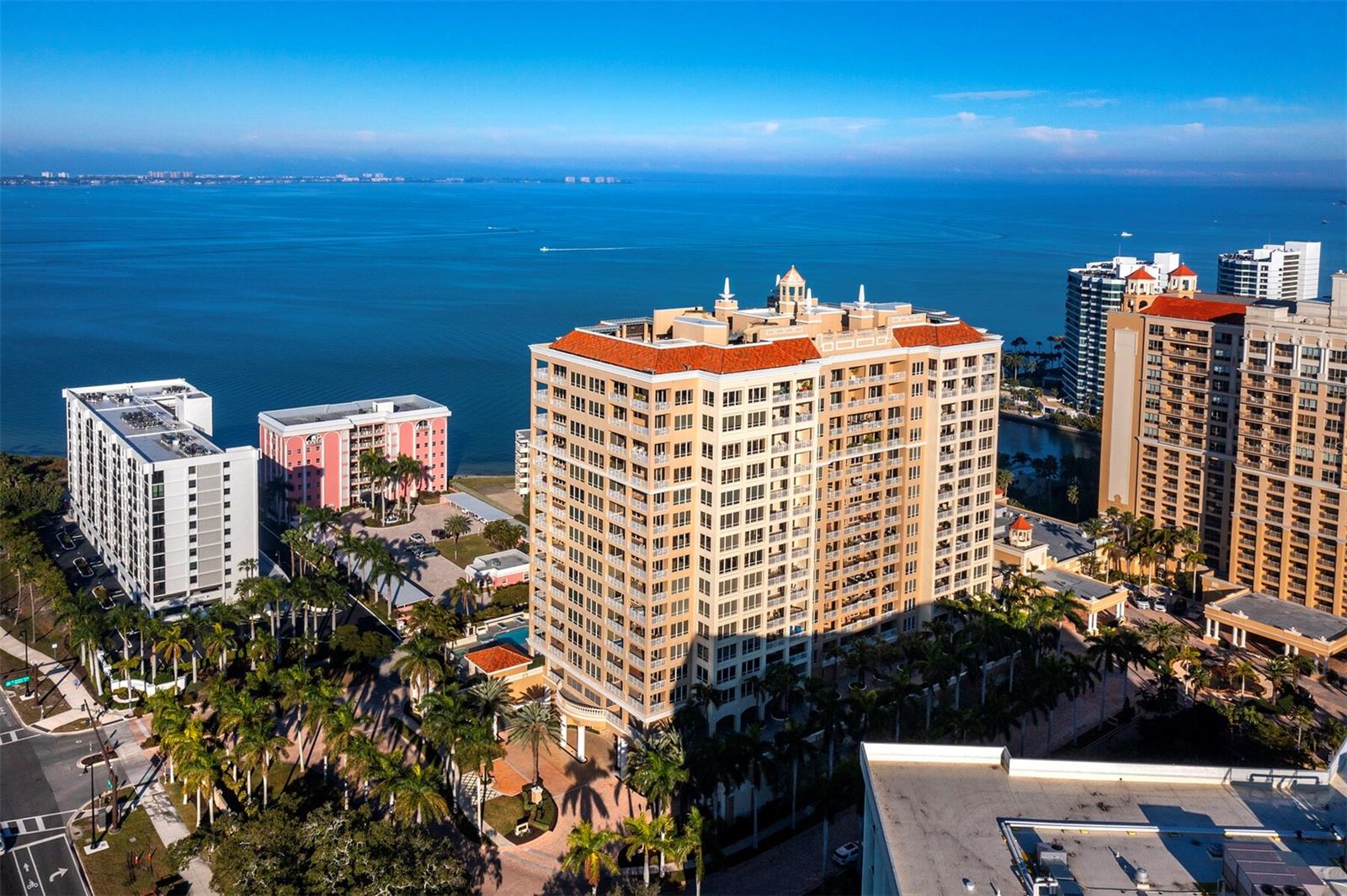 THE TOWER RESIDENCES - Residential