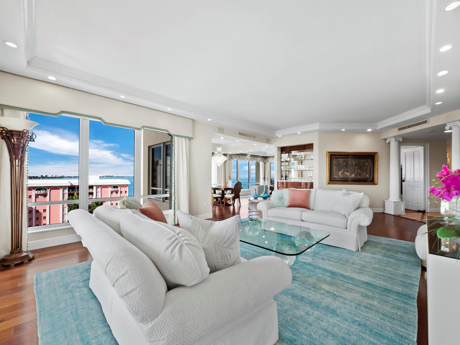 THE TOWER RESIDENCES - Residential