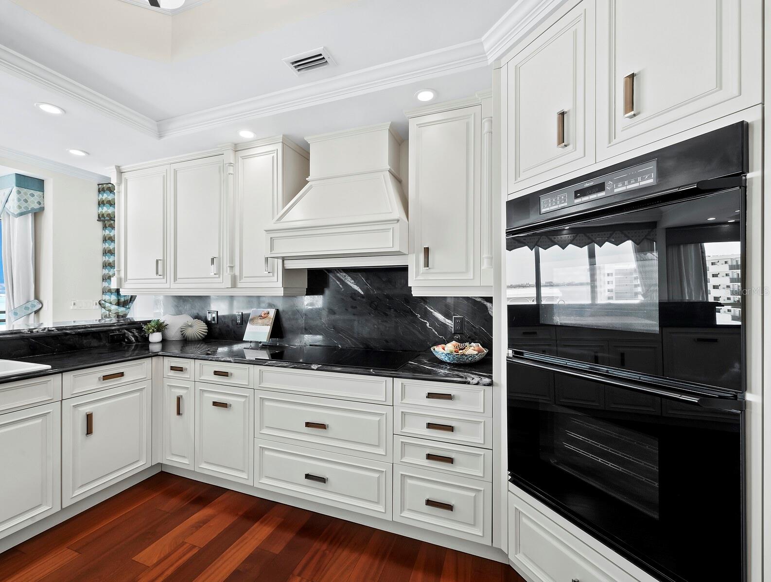 THE TOWER RESIDENCES - Residential