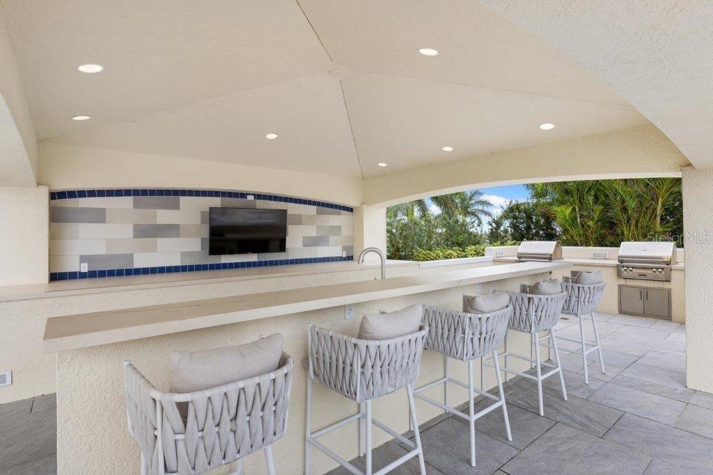 THE TOWER RESIDENCES - Residential