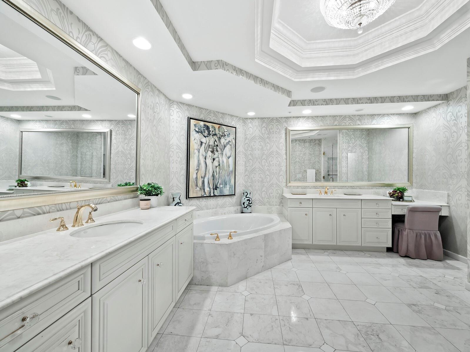 THE TOWER RESIDENCES - Residential