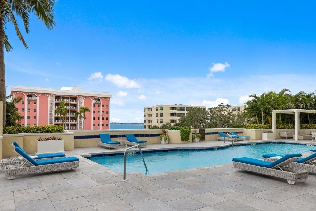 THE TOWER RESIDENCES - Residential