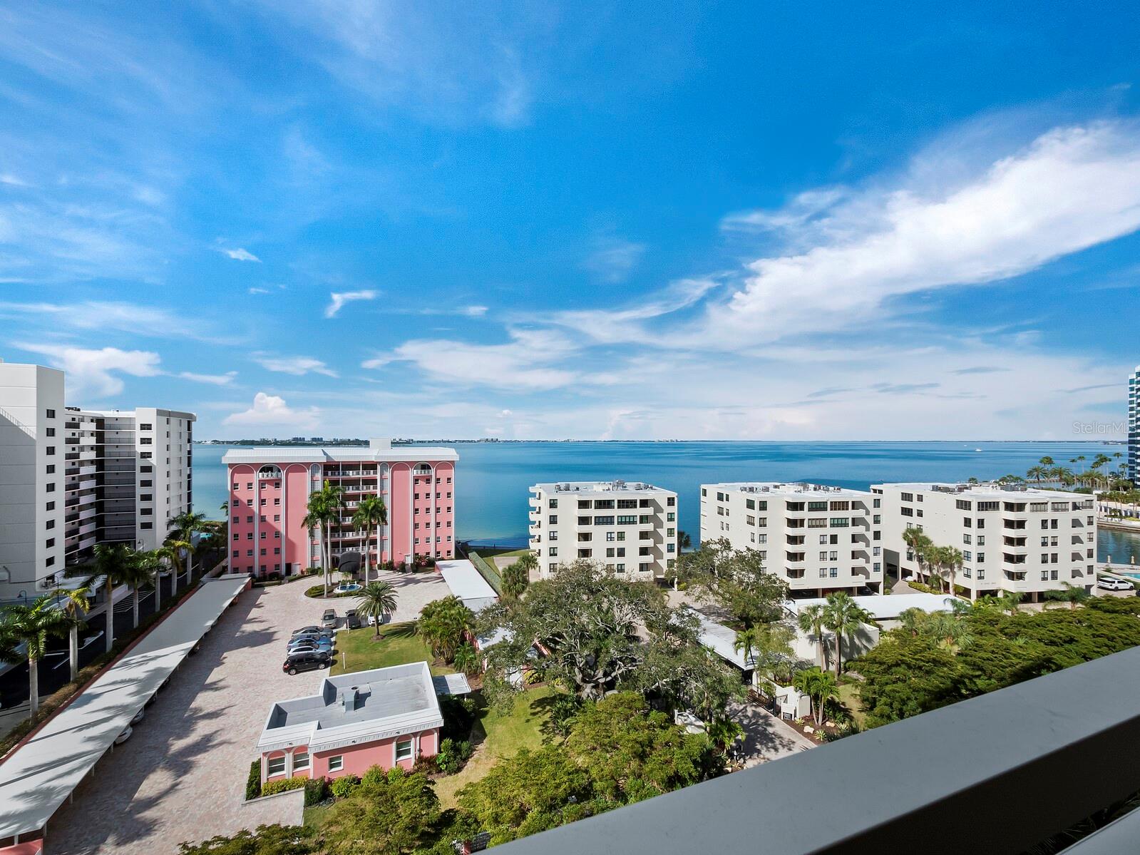 THE TOWER RESIDENCES - Residential