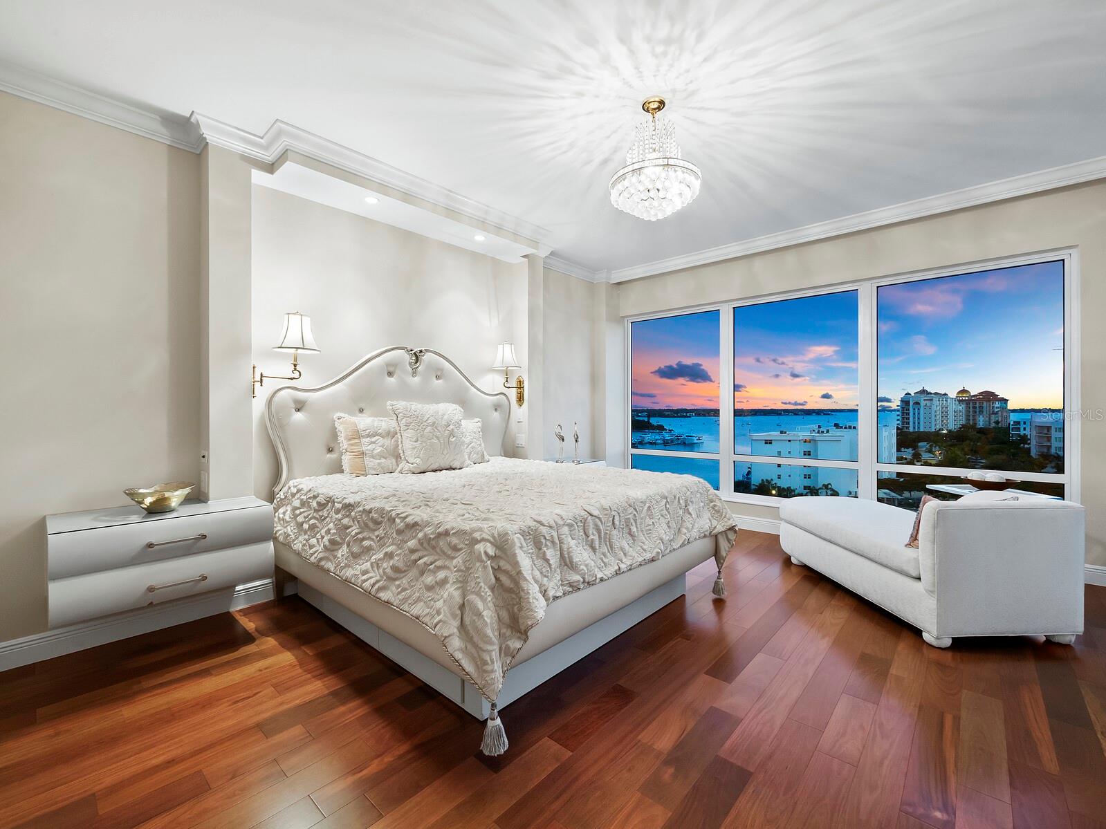 THE TOWER RESIDENCES - Residential