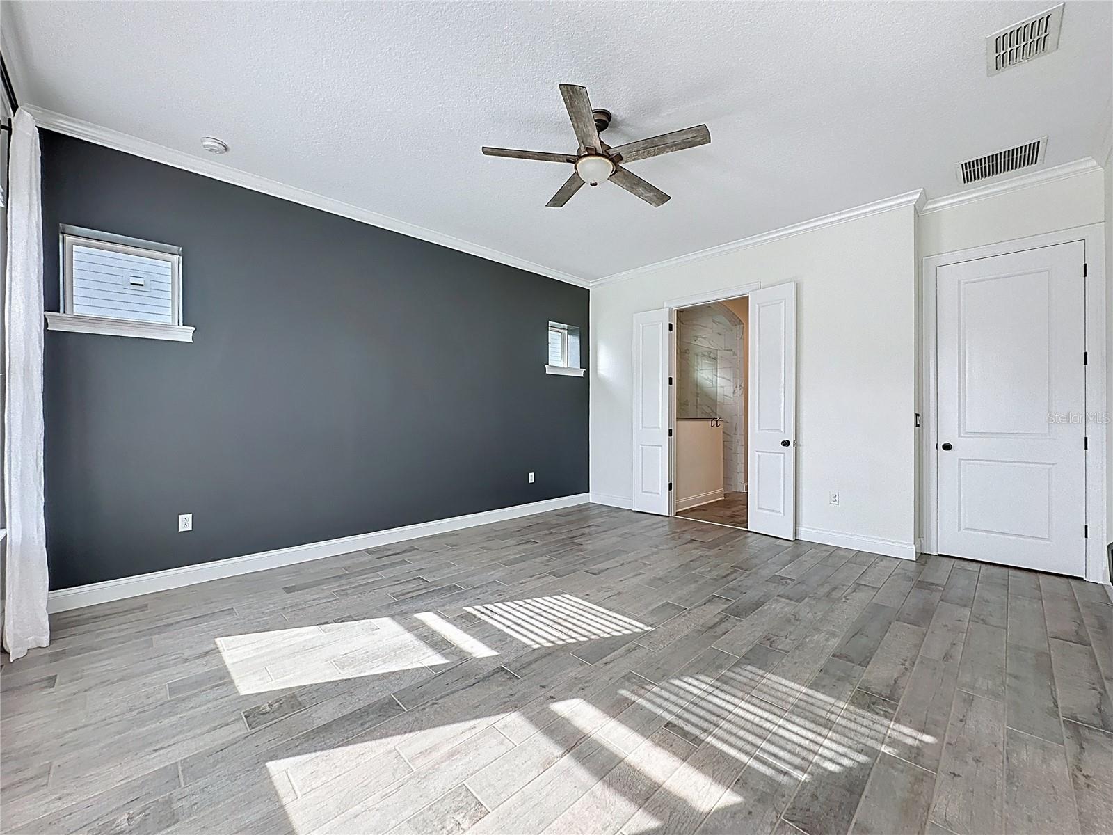 EVANS SQUARE - Residential