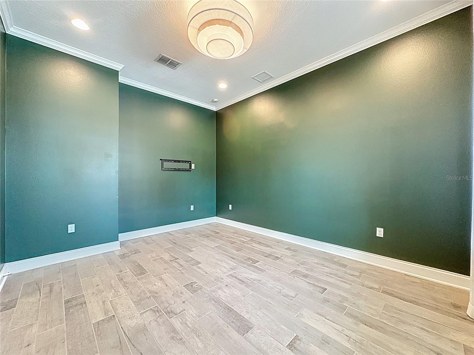 EVANS SQUARE - Residential