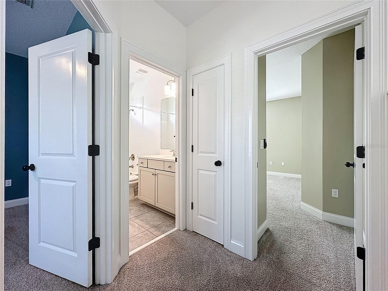 EVANS SQUARE - Residential