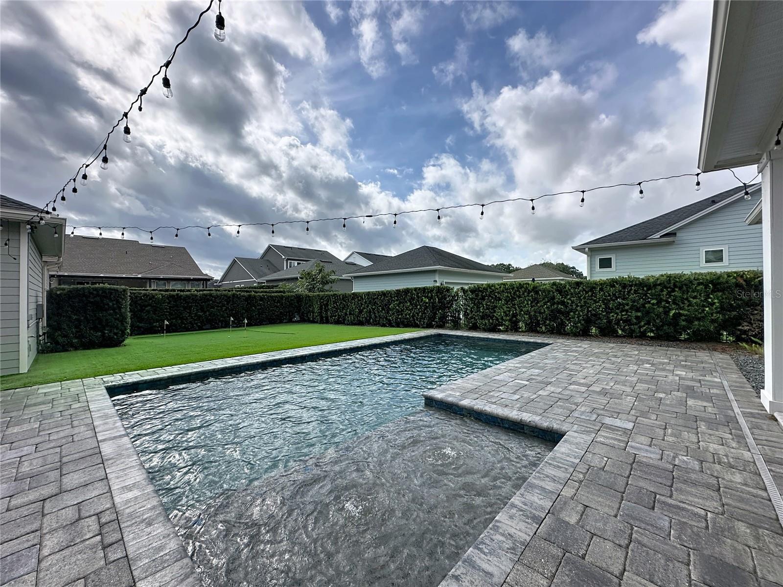 EVANS SQUARE - Residential