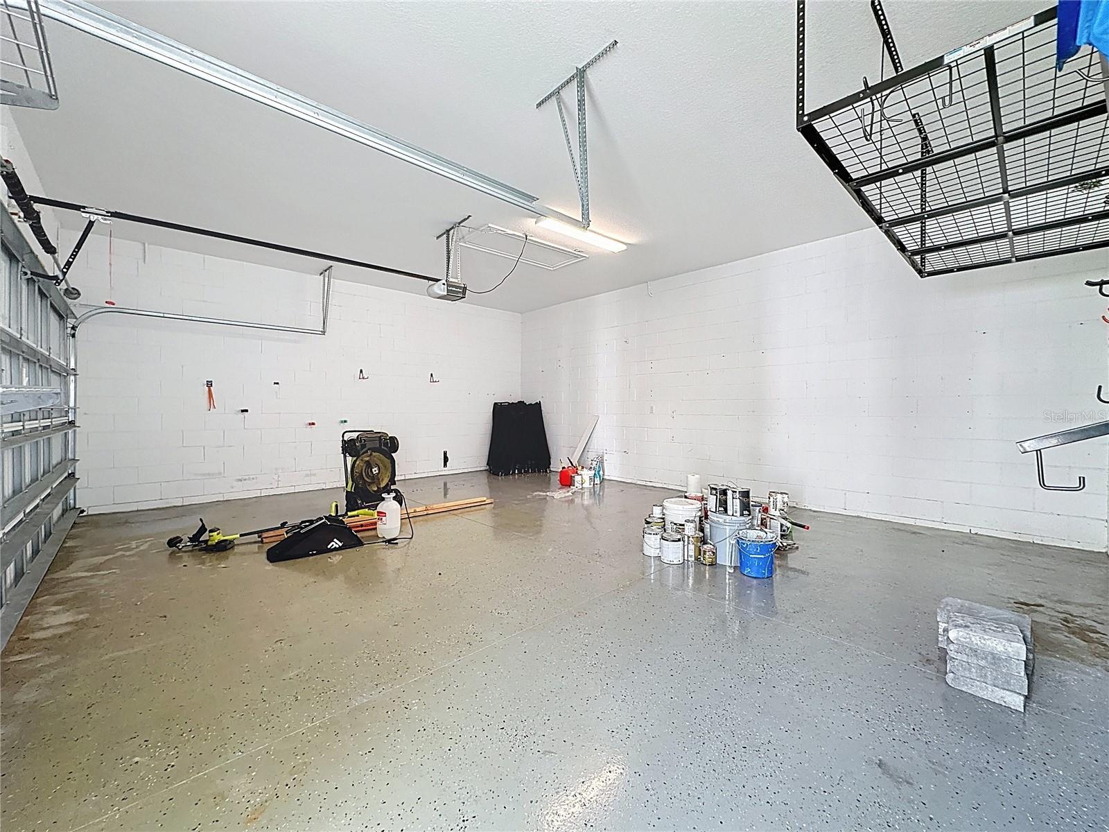 EVANS SQUARE - Residential