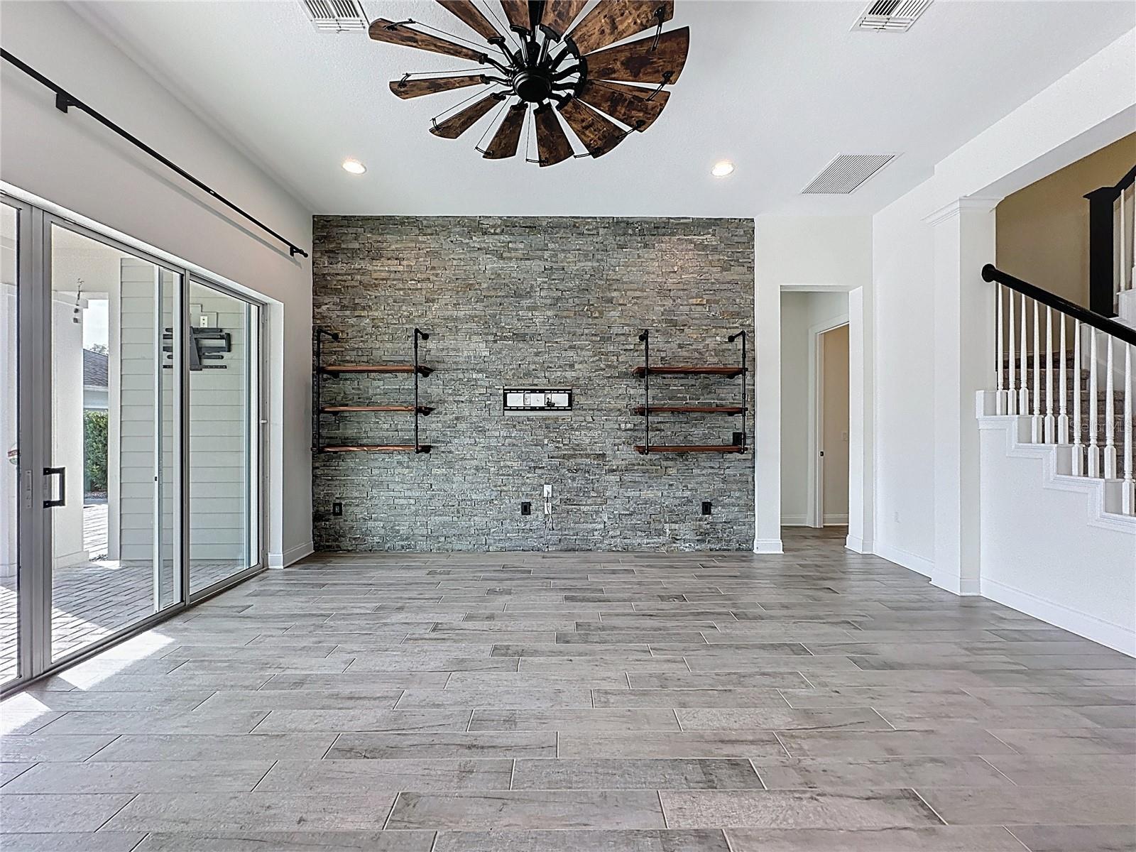 EVANS SQUARE - Residential