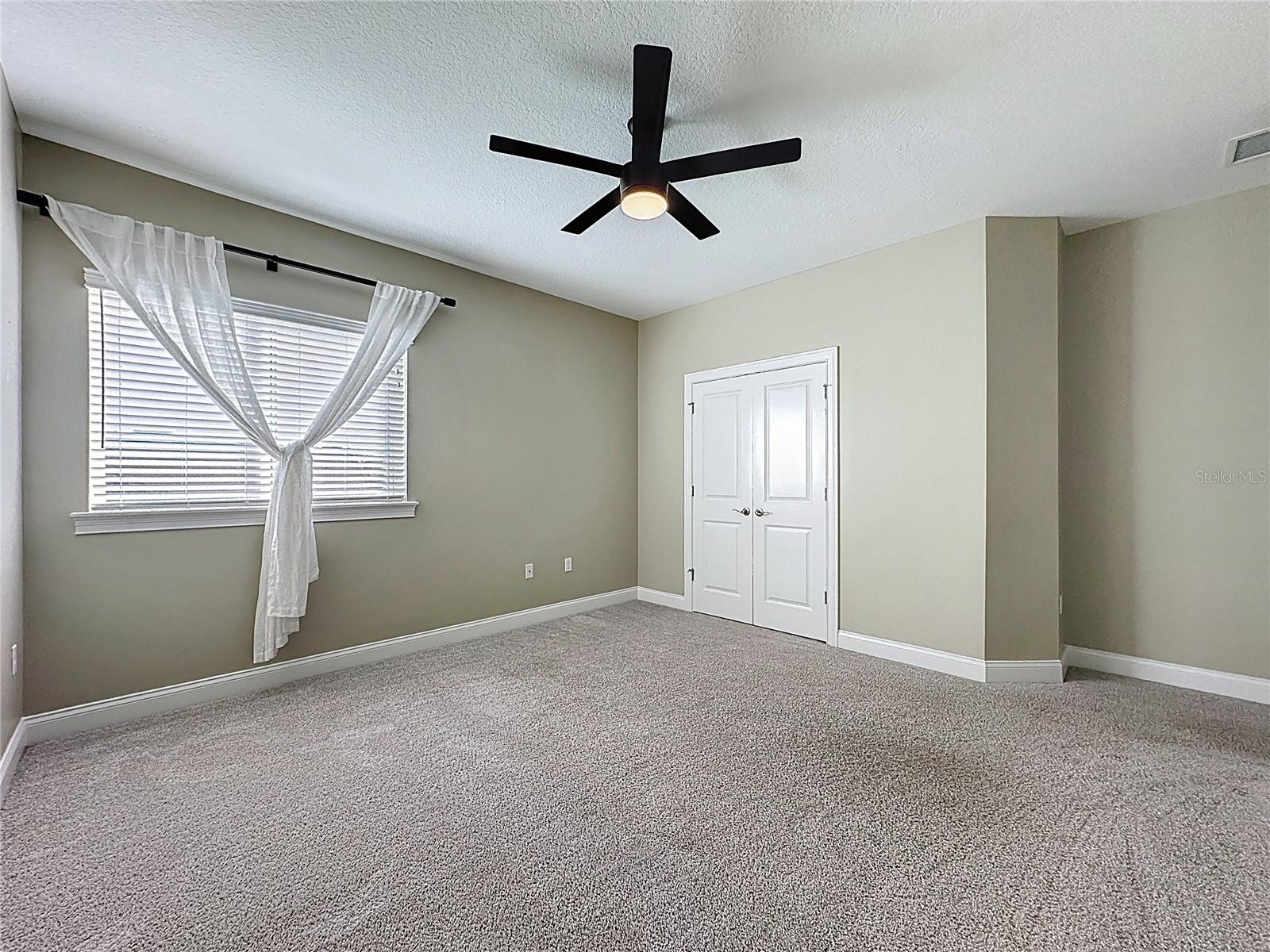 EVANS SQUARE - Residential