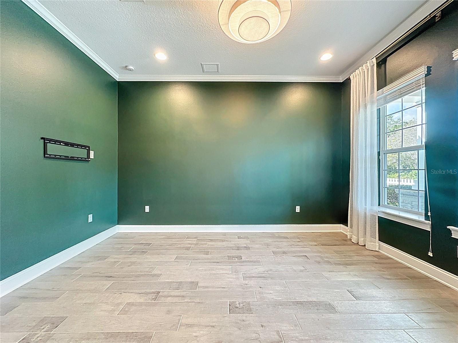 EVANS SQUARE - Residential