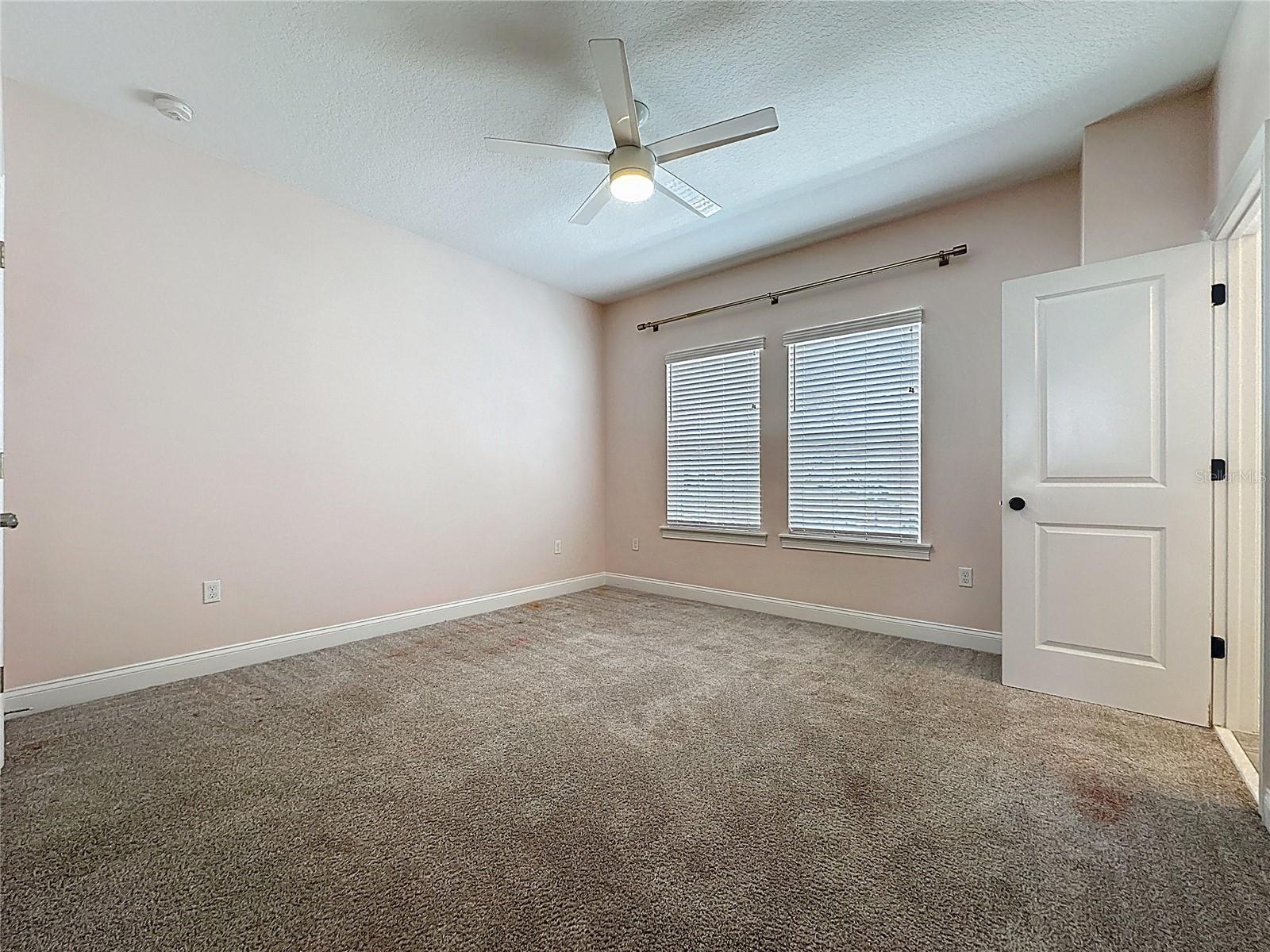 EVANS SQUARE - Residential