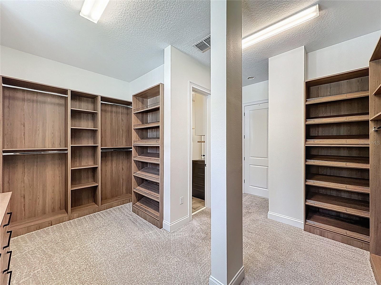 EVANS SQUARE - Residential