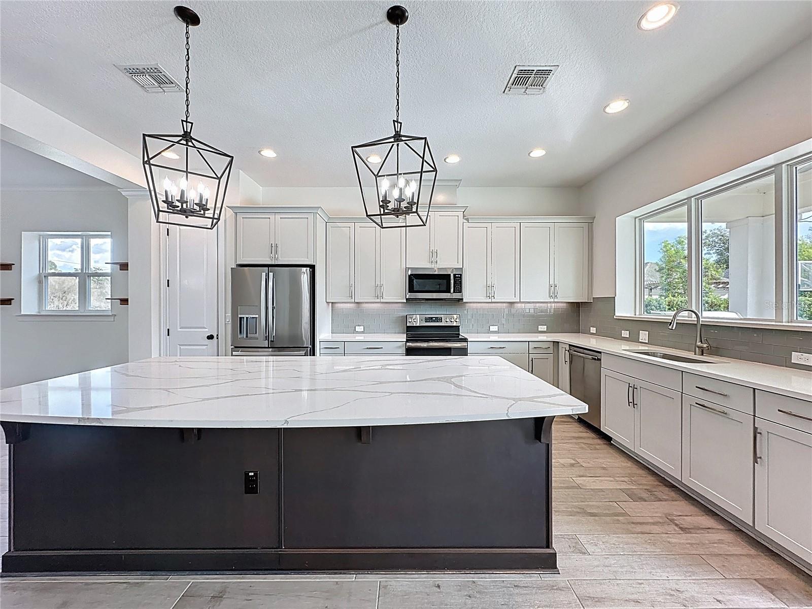 EVANS SQUARE - Residential