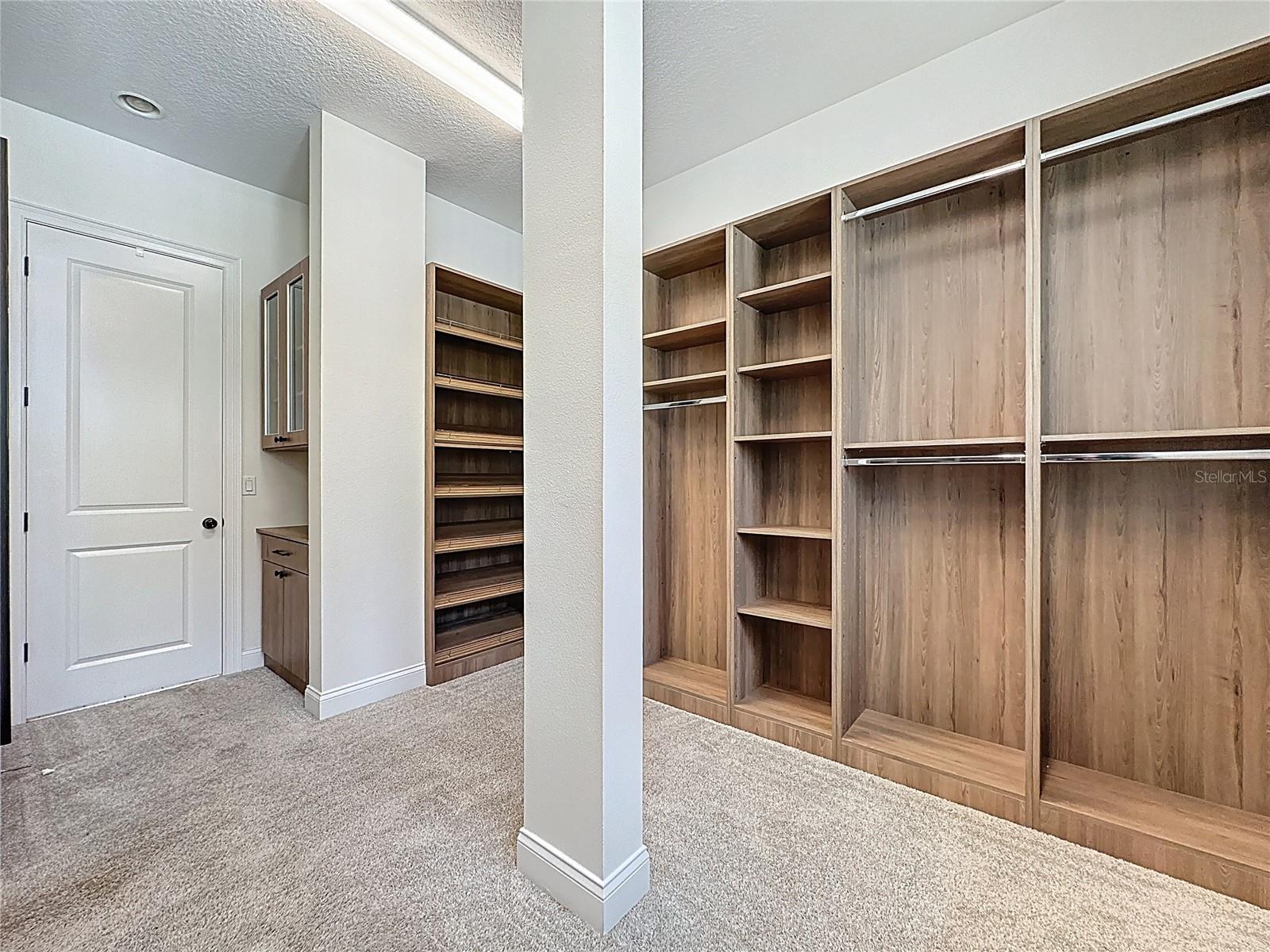 EVANS SQUARE - Residential