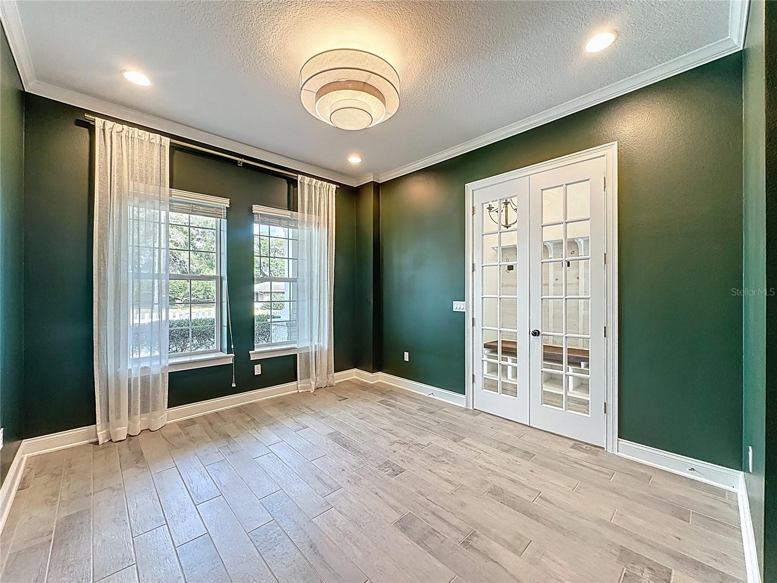 EVANS SQUARE - Residential