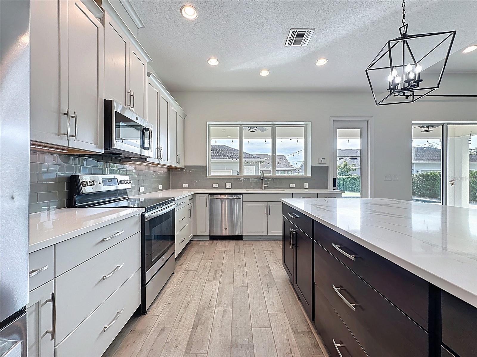 EVANS SQUARE - Residential