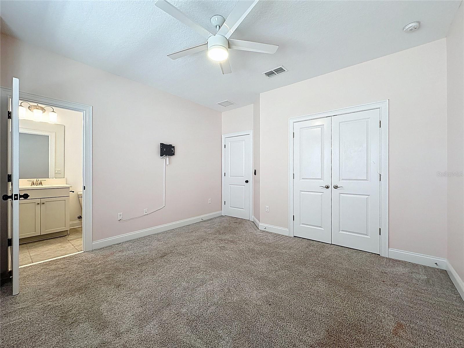 EVANS SQUARE - Residential