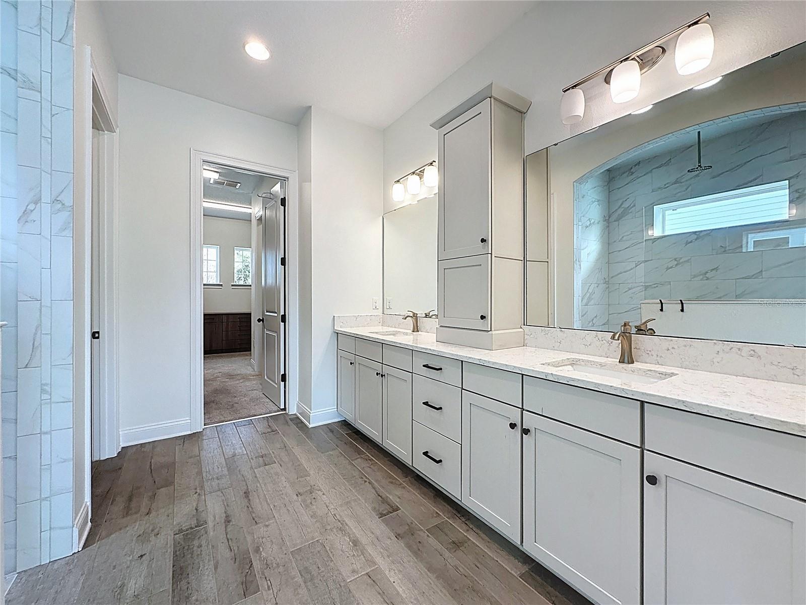 EVANS SQUARE - Residential